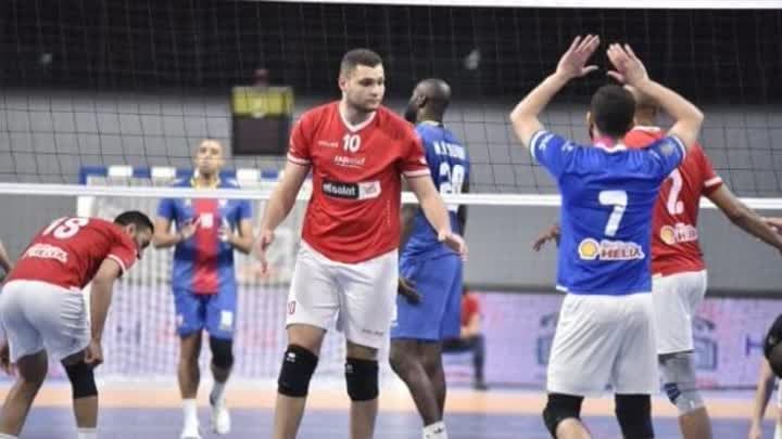 طائرة الأهلي تضرب موعدا مع الزمالك في نهائي الكأس