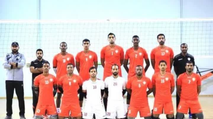 عمان يهزم العين في البطولة الدولية للطائرة