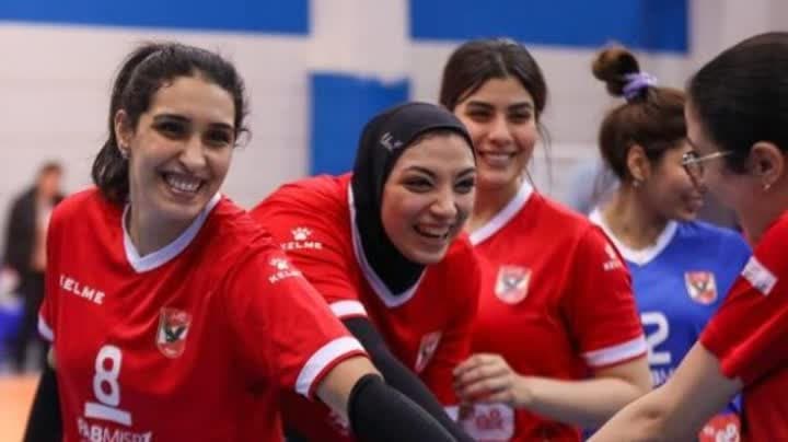 سيدات الأهلي يروضن الجياد