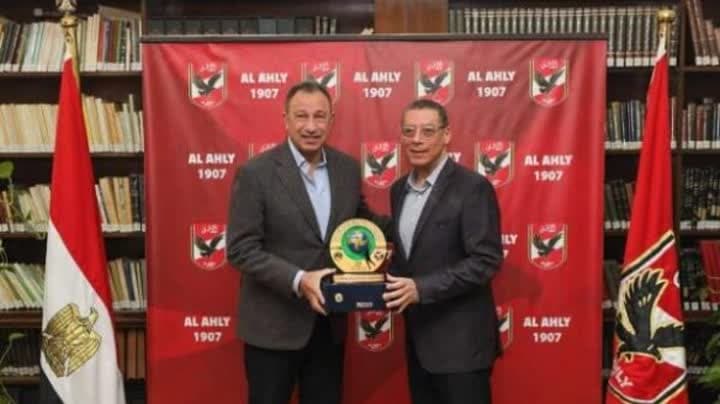رئيس الاتحاد يشيد بالأهلي