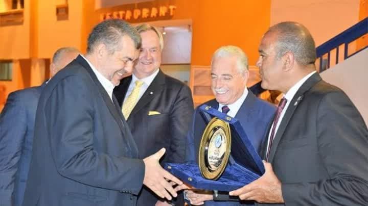 تكريم الفائزين في البطولة العربية
