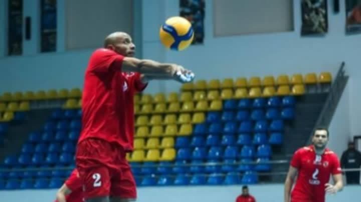الأهلي يبلغ النصف نهائي