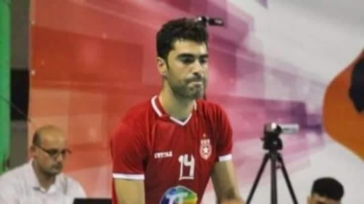 وليد عباس يودع الملاعب