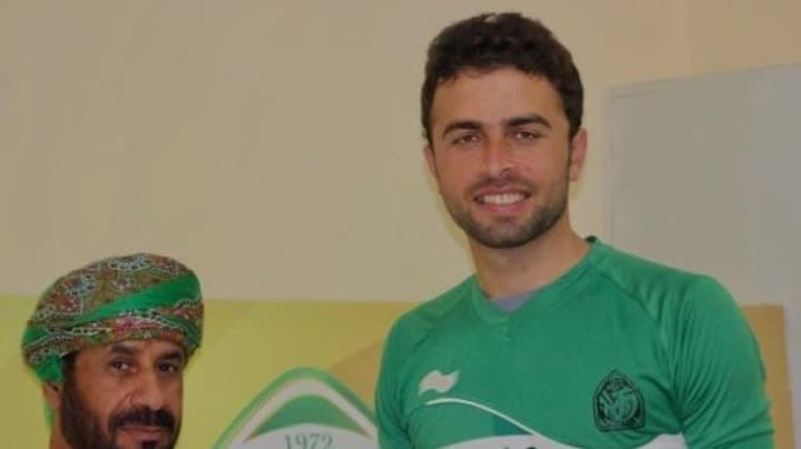 صحار يتعاقد مع لاعب باكستان