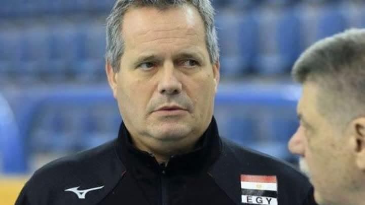 إقالة جهاز منتخب الطائرة