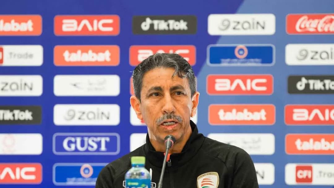 مدرب عمان