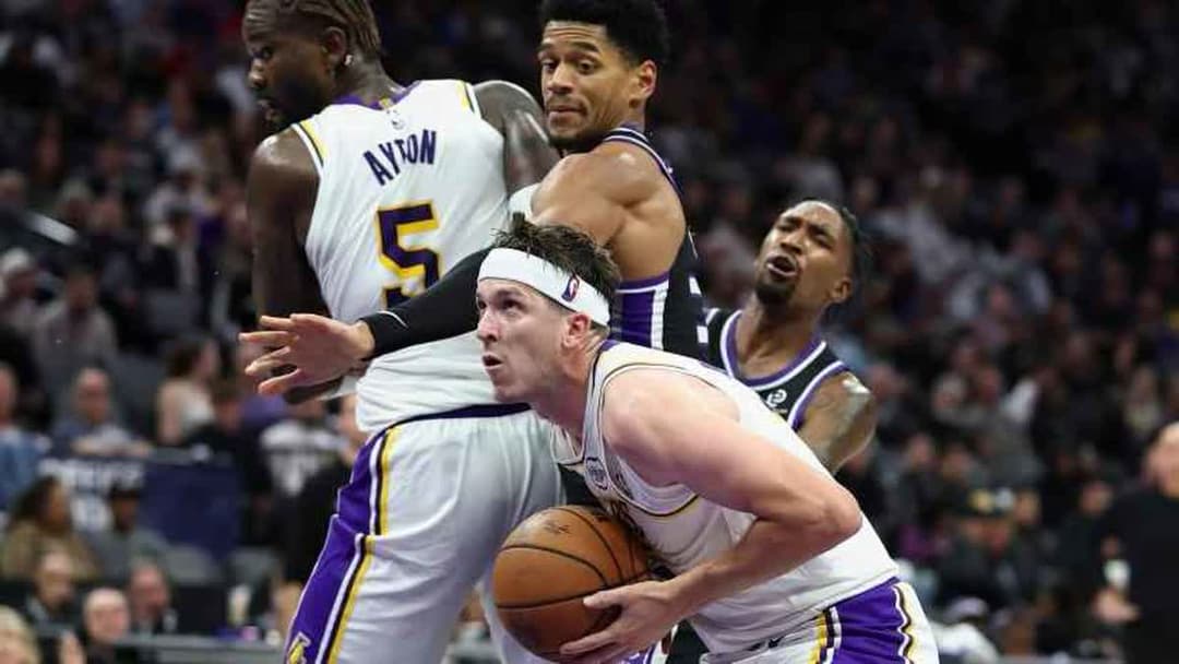 أوستن ريفز