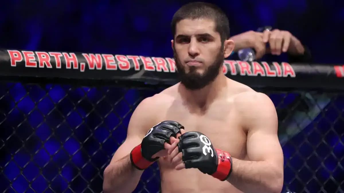 إسلام مخاتشيف.