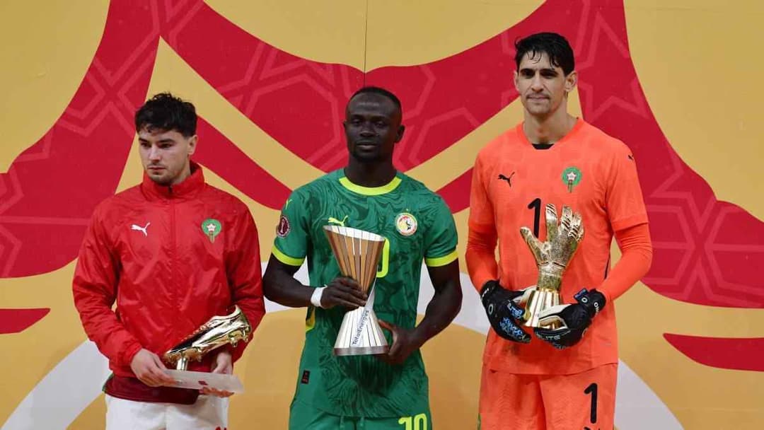 إبراهيم دياز ، وساديو ماني ، وبونو،
