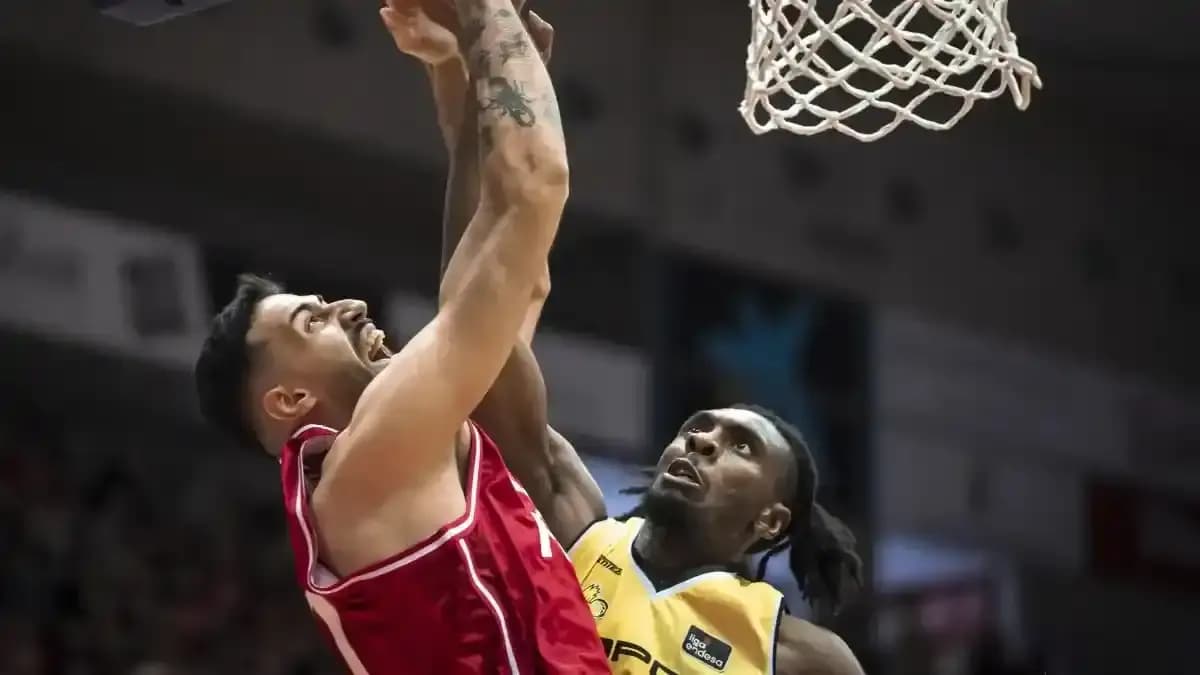 خوان فرنانديز وجيمس باتيمون