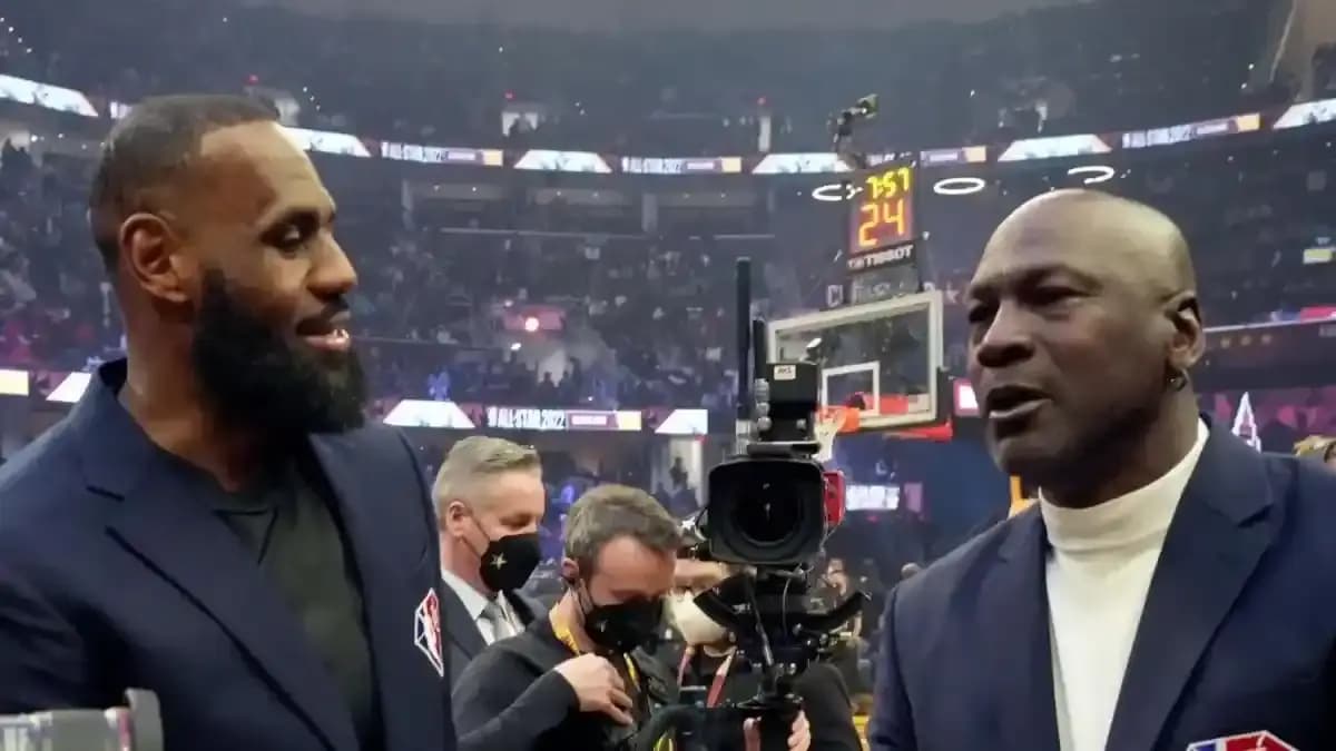 ليبرون جيمس مع مايكل جوردان