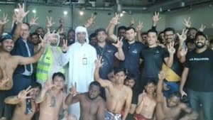 مشاركة كبيرة في بطولة السباحة بدورة دبي العمالية