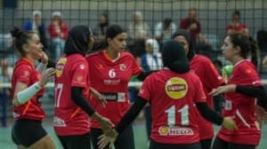 الأهلي يروض الجياد