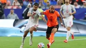 تونس وهولندا.