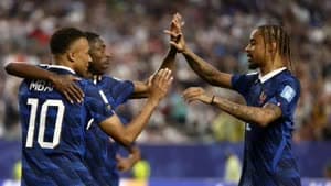 كيليان مبابيه، عثمان ديمبيلي وبرادلي باركولا