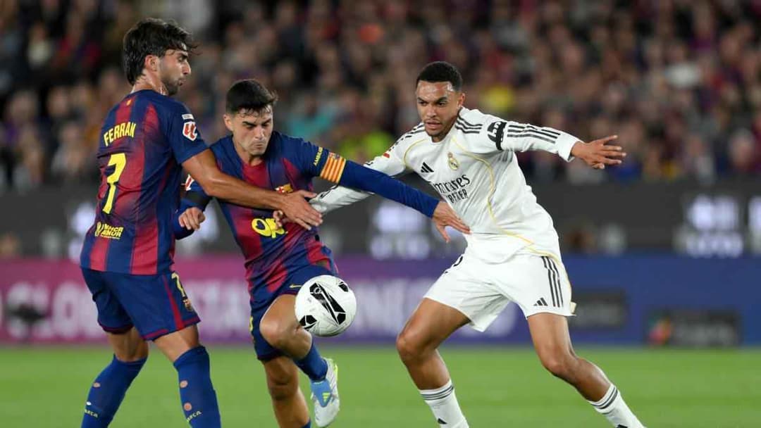 برشلونة بالدوري الإسباني ضد ريال مدريد
