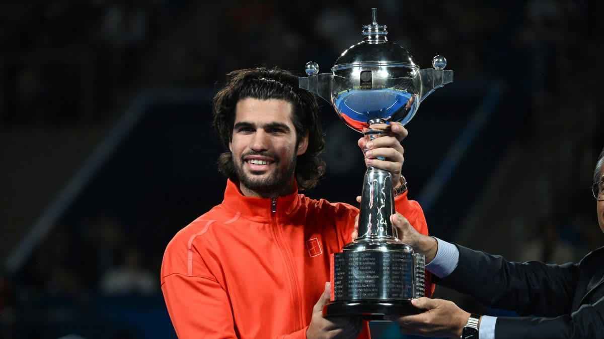 الكاراز يفوز ببطولة اليابان